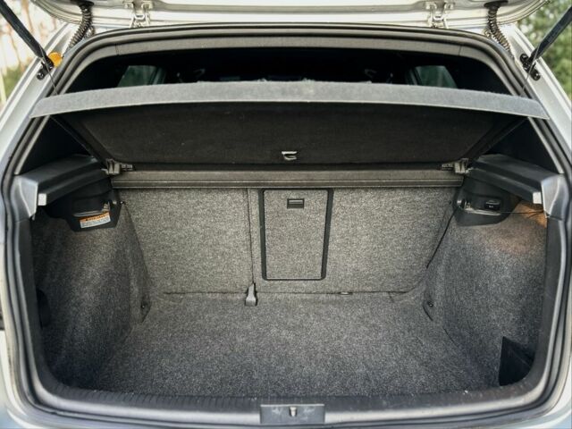 Серый Фольксваген Гольф, объемом двигателя 2 л и пробегом 180 тыс. км за 12300 $, фото 13 на Automoto.ua