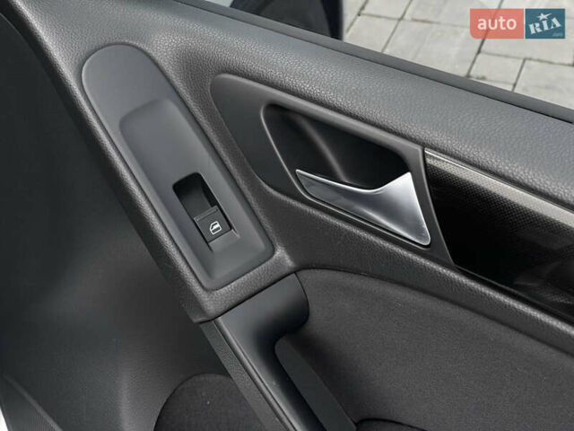 Серый Фольксваген Гольф, объемом двигателя 2 л и пробегом 257 тыс. км за 8350 $, фото 73 на Automoto.ua