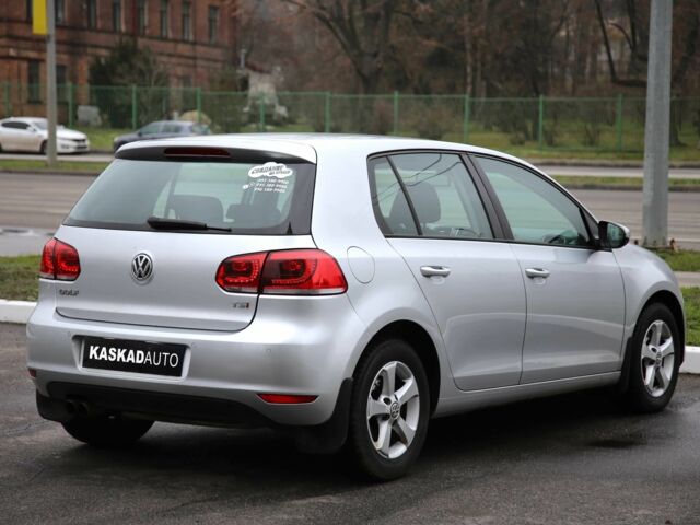 Серый Фольксваген Гольф, объемом двигателя 1.4 л и пробегом 126 тыс. км за 9000 $, фото 5 на Automoto.ua