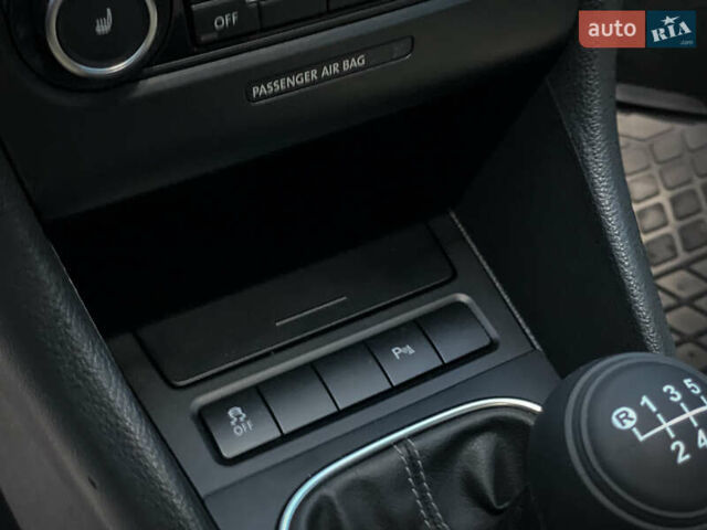 Серый Фольксваген Гольф, объемом двигателя 1.2 л и пробегом 235 тыс. км за 9200 $, фото 40 на Automoto.ua