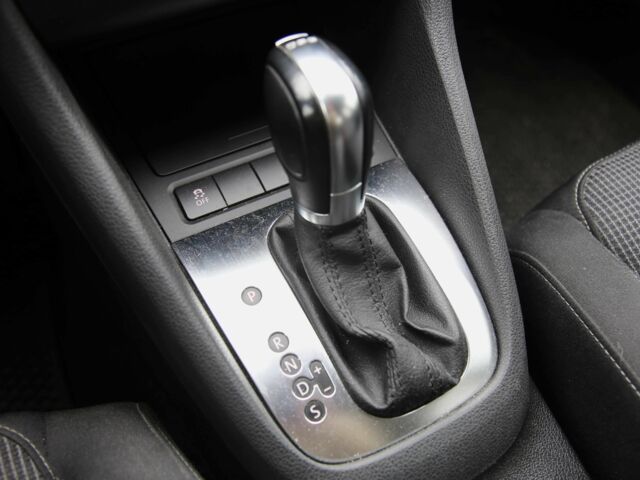 Серый Фольксваген Гольф, объемом двигателя 1.4 л и пробегом 126 тыс. км за 9000 $, фото 18 на Automoto.ua