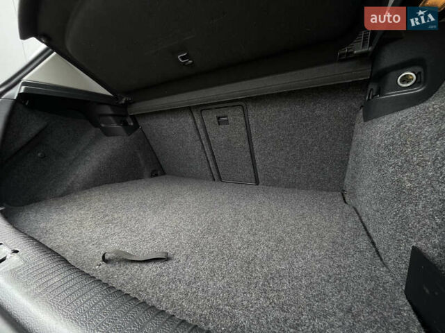 Серый Фольксваген Гольф, объемом двигателя 2 л и пробегом 257 тыс. км за 8350 $, фото 103 на Automoto.ua