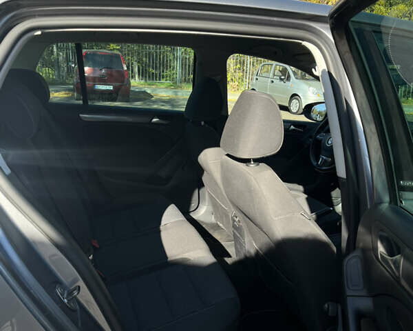 Сірий Фольксваген Гольф, об'ємом двигуна 1.6 л та пробігом 228 тис. км за 9700 $, фото 8 на Automoto.ua