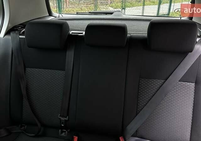 Сірий Фольксваген Гольф, об'ємом двигуна 1.6 л та пробігом 197 тис. км за 7750 $, фото 19 на Automoto.ua