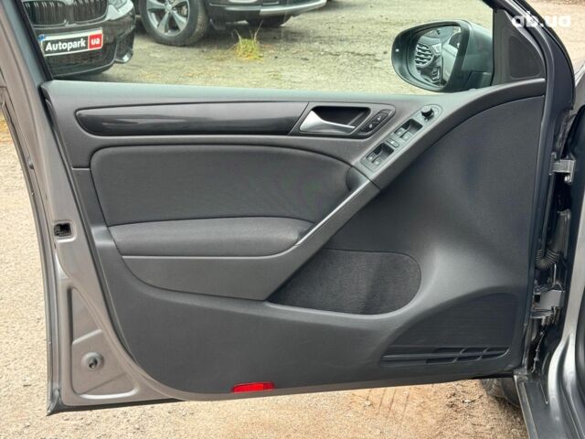 Сірий Фольксваген Гольф, об'ємом двигуна 1.6 л та пробігом 250 тис. км за 8690 $, фото 10 на Automoto.ua