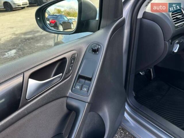 Серый Фольксваген Гольф, объемом двигателя 1.39 л и пробегом 248 тыс. км за 8200 $, фото 32 на Automoto.ua