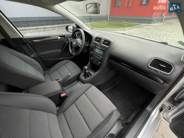 Серый Фольксваген Гольф, объемом двигателя 2 л и пробегом 257 тыс. км за 8350 $, фото 67 на Automoto.ua