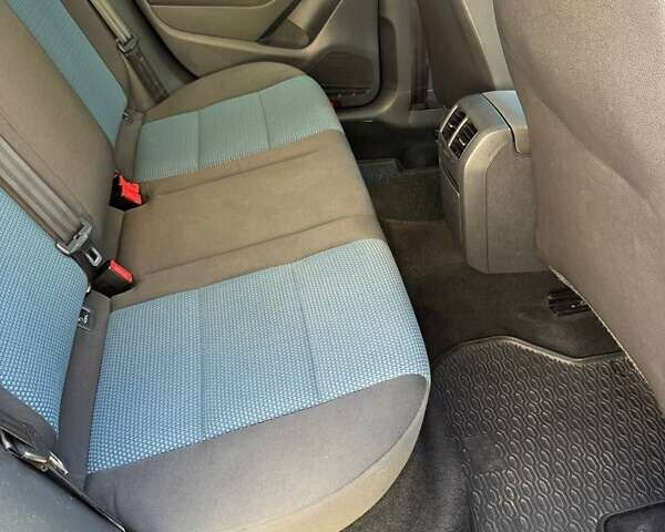 Серый Фольксваген Гольф, объемом двигателя 1.6 л и пробегом 283 тыс. км за 8400 $, фото 10 на Automoto.ua