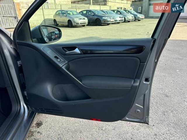 Серый Фольксваген Гольф, объемом двигателя 1.39 л и пробегом 248 тыс. км за 8200 $, фото 43 на Automoto.ua