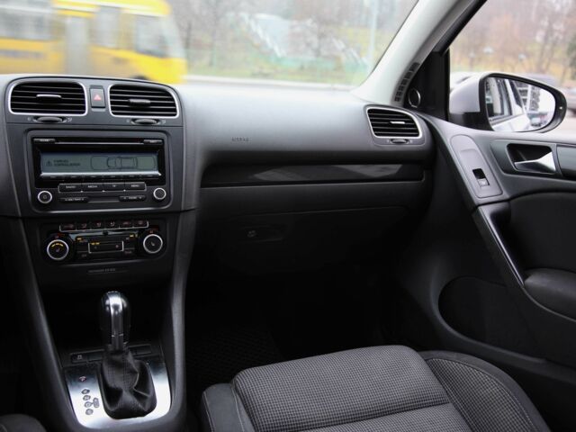 Серый Фольксваген Гольф, объемом двигателя 1.4 л и пробегом 126 тыс. км за 9000 $, фото 12 на Automoto.ua