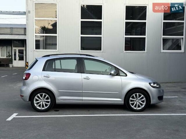 Серый Фольксваген Гольф, объемом двигателя 1.39 л и пробегом 227 тыс. км за 10500 $, фото 6 на Automoto.ua