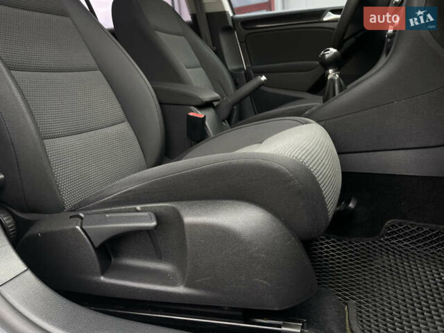 Серый Фольксваген Гольф, объемом двигателя 2 л и пробегом 257 тыс. км за 8350 $, фото 70 на Automoto.ua