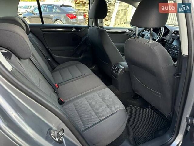 Серый Фольксваген Гольф, объемом двигателя 1.39 л и пробегом 248 тыс. км за 8200 $, фото 42 на Automoto.ua