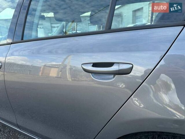 Серый Фольксваген Гольф, объемом двигателя 1.39 л и пробегом 248 тыс. км за 8200 $, фото 25 на Automoto.ua