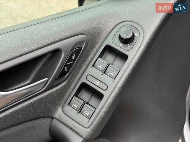 Сірий Фольксваген Гольф, об'ємом двигуна 1.6 л та пробігом 250 тис. км за 8690 $, фото 11 на Automoto.ua