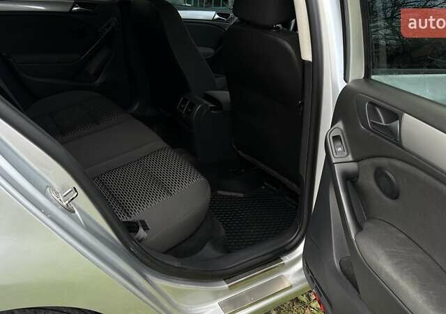 Сірий Фольксваген Гольф, об'ємом двигуна 1.6 л та пробігом 197 тис. км за 7750 $, фото 23 на Automoto.ua