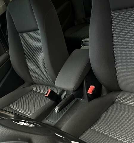 Сірий Фольксваген Гольф, об'ємом двигуна 1.6 л та пробігом 197 тис. км за 7750 $, фото 15 на Automoto.ua