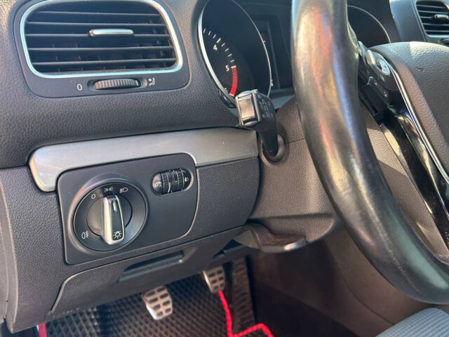 Серый Фольксваген Гольф, объемом двигателя 1.6 л и пробегом 194 тыс. км за 8800 $, фото 9 на Automoto.ua