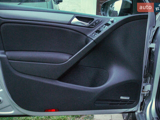 Серый Фольксваген Гольф, объемом двигателя 1.2 л и пробегом 235 тыс. км за 9200 $, фото 37 на Automoto.ua