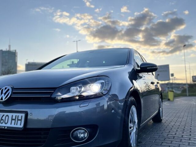 Серый Фольксваген Гольф, объемом двигателя 1.4 л и пробегом 250 тыс. км за 8200 $, фото 2 на Automoto.ua