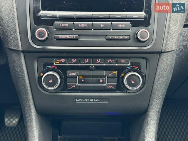 Сірий Фольксваген Гольф, об'ємом двигуна 1.6 л та пробігом 250 тис. км за 8690 $, фото 27 на Automoto.ua