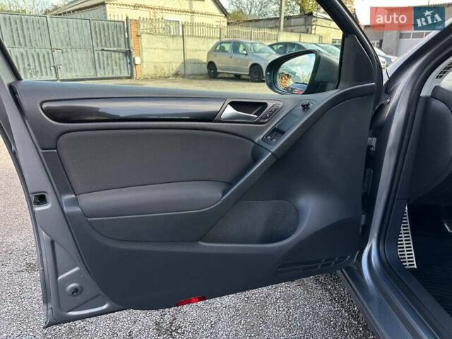 Серый Фольксваген Гольф, объемом двигателя 1.39 л и пробегом 248 тыс. км за 8200 $, фото 31 на Automoto.ua