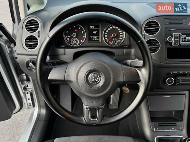 Серый Фольксваген Гольф, объемом двигателя 1.39 л и пробегом 227 тыс. км за 10500 $, фото 2 на Automoto.ua