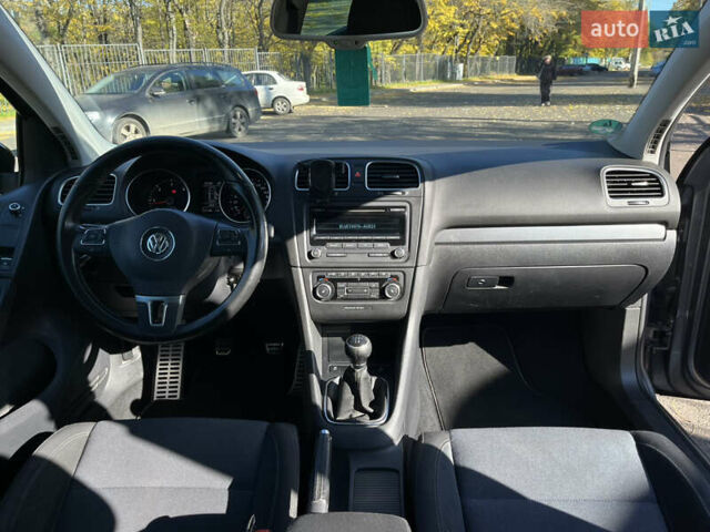 Сірий Фольксваген Гольф, об'ємом двигуна 1.6 л та пробігом 228 тис. км за 9700 $, фото 12 на Automoto.ua