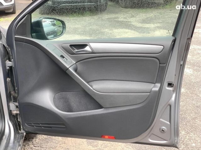 Сірий Фольксваген Гольф, об'ємом двигуна 1.6 л та пробігом 223 тис. км за 8790 $, фото 18 на Automoto.ua