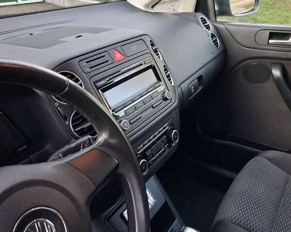 Серый Фольксваген Гольф, объемом двигателя 1.39 л и пробегом 89 тыс. км за 12000 $, фото 5 на Automoto.ua