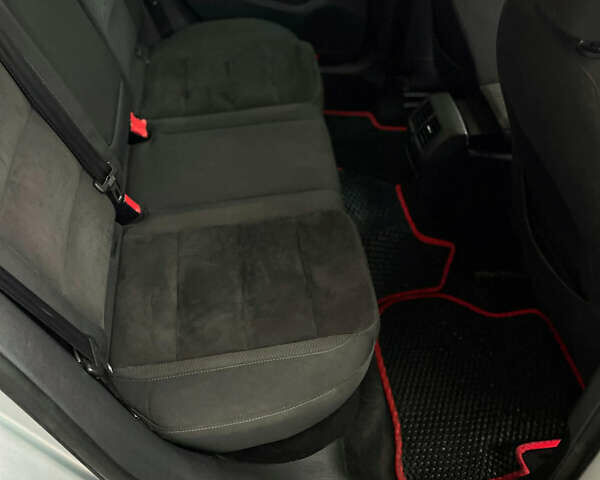 Серый Фольксваген Гольф, объемом двигателя 1.6 л и пробегом 305 тыс. км за 8200 $, фото 12 на Automoto.ua