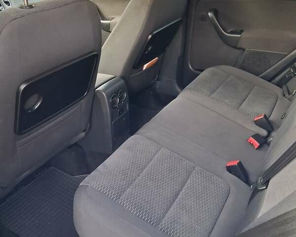 Серый Фольксваген Гольф, объемом двигателя 1.39 л и пробегом 89 тыс. км за 12000 $, фото 3 на Automoto.ua