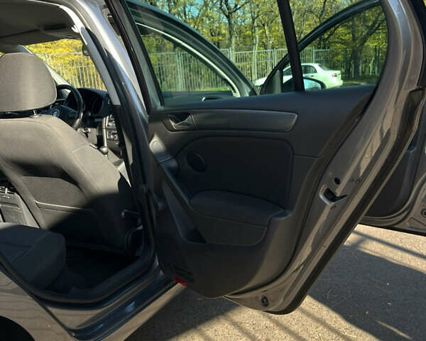 Сірий Фольксваген Гольф, об'ємом двигуна 1.6 л та пробігом 228 тис. км за 9700 $, фото 9 на Automoto.ua