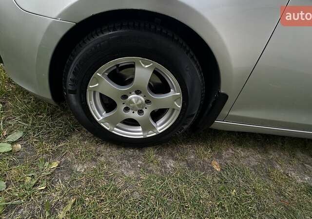 Сірий Фольксваген Гольф, об'ємом двигуна 1.6 л та пробігом 197 тис. км за 7750 $, фото 2 на Automoto.ua