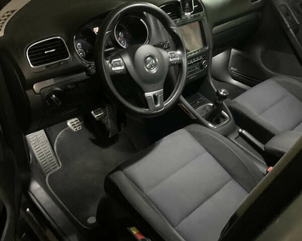 Серый Фольксваген Гольф, объемом двигателя 1.2 л и пробегом 235 тыс. км за 9200 $, фото 69 на Automoto.ua