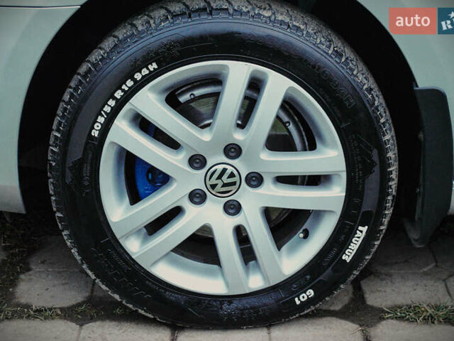 Серый Фольксваген Гольф, объемом двигателя 1.2 л и пробегом 235 тыс. км за 9200 $, фото 19 на Automoto.ua