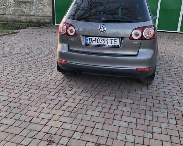 Серый Фольксваген Гольф, объемом двигателя 1.39 л и пробегом 89 тыс. км за 12000 $, фото 1 на Automoto.ua