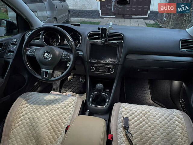 Серый Фольксваген Гольф, объемом двигателя 1.2 л и пробегом 235 тыс. км за 9200 $, фото 52 на Automoto.ua