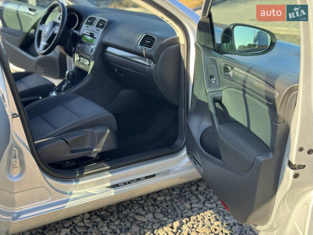 Серый Фольксваген Гольф, объемом двигателя 1.39 л и пробегом 200 тыс. км за 9200 $, фото 26 на Automoto.ua