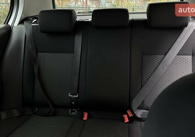 Сірий Фольксваген Гольф, об'ємом двигуна 1.6 л та пробігом 197 тис. км за 7750 $, фото 18 на Automoto.ua