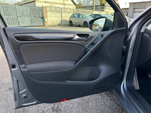 Серый Фольксваген Гольф, объемом двигателя 1.4 л и пробегом 248 тыс. км за 7999 $, фото 13 на Automoto.ua