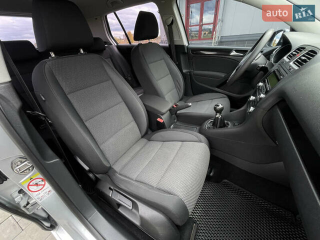 Серый Фольксваген Гольф, объемом двигателя 2 л и пробегом 257 тыс. км за 8350 $, фото 69 на Automoto.ua