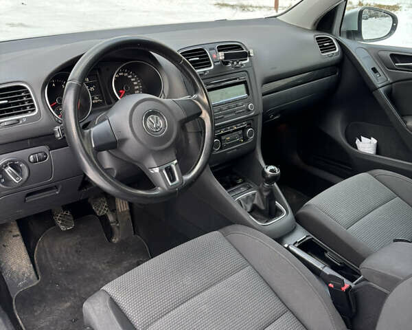 Серый Фольксваген Гольф, объемом двигателя 1.39 л и пробегом 185 тыс. км за 6400 $, фото 7 на Automoto.ua