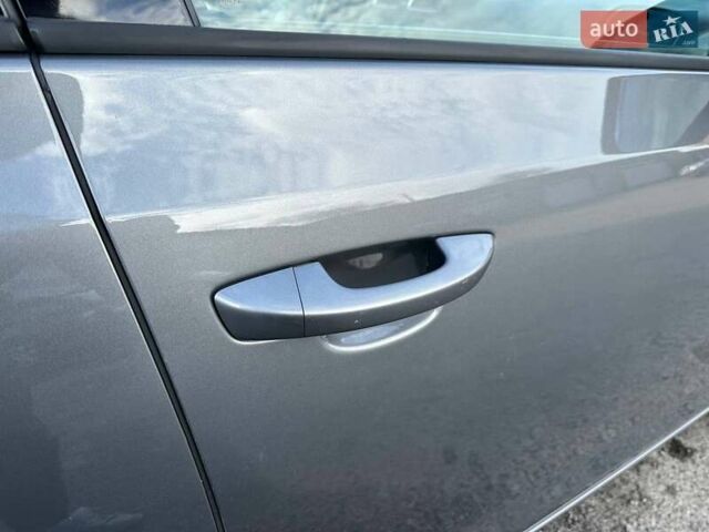 Серый Фольксваген Гольф, объемом двигателя 1.39 л и пробегом 248 тыс. км за 8200 $, фото 5 на Automoto.ua