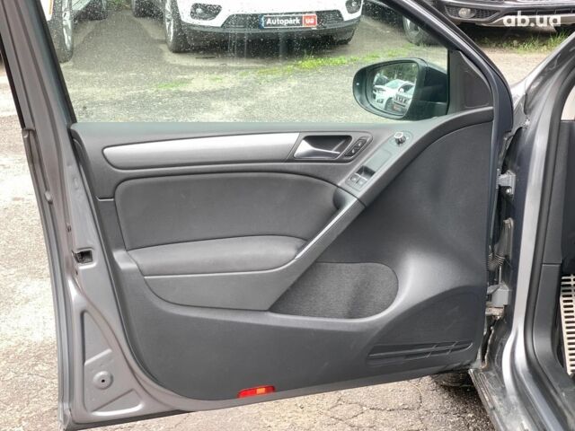 Сірий Фольксваген Гольф, об'ємом двигуна 1.6 л та пробігом 223 тис. км за 8790 $, фото 20 на Automoto.ua