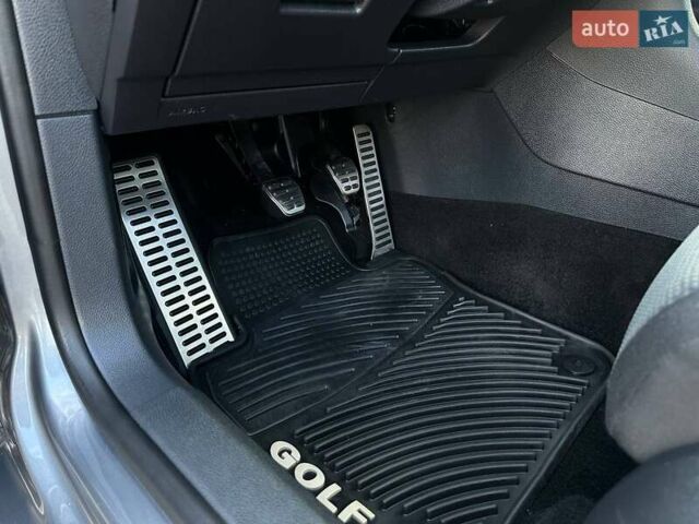 Серый Фольксваген Гольф, объемом двигателя 1.39 л и пробегом 248 тыс. км за 8200 $, фото 34 на Automoto.ua