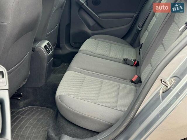 Сірий Фольксваген Гольф, об'ємом двигуна 1.6 л та пробігом 250 тис. км за 8690 $, фото 16 на Automoto.ua