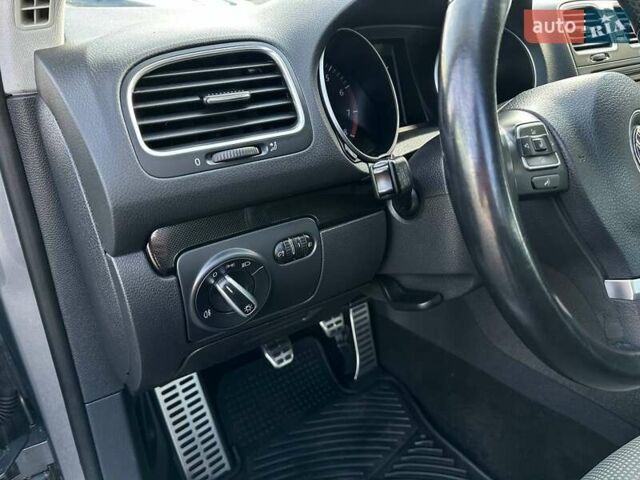 Серый Фольксваген Гольф, объемом двигателя 1.39 л и пробегом 248 тыс. км за 8200 $, фото 36 на Automoto.ua