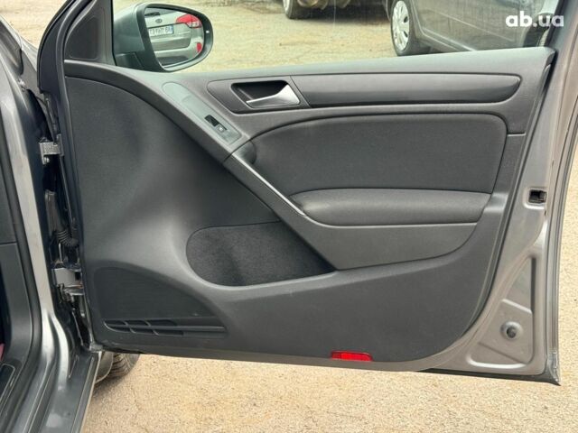 Сірий Фольксваген Гольф, об'ємом двигуна 1.6 л та пробігом 250 тис. км за 8690 $, фото 20 на Automoto.ua