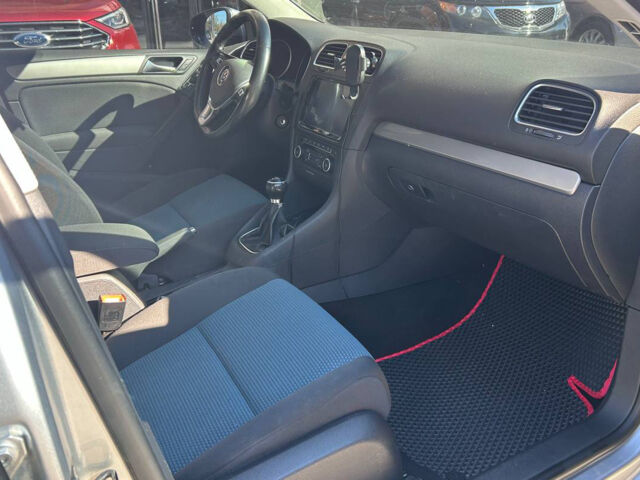 Серый Фольксваген Гольф, объемом двигателя 1.6 л и пробегом 194 тыс. км за 8800 $, фото 12 на Automoto.ua